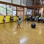 子ども達が楽しみにしていた祖父母参観の日がやってきました。