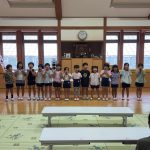 最初に季節の歌を歌いました。