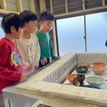 7月に陶芸体験で作ったお椀が完成したので、受け取りに行きました。