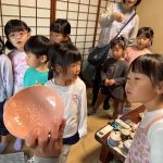 どんなお椀になったか、じっくり見ていました。