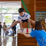 きりん組の障害走です。6段の跳び箱を跳び切ることができました。