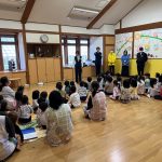 舞鶴警察署の方に来て頂き、交通安全教室を行いました。