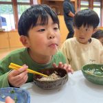 めったにできない貴重な体験ができて、子ども達は喜んでいました。何度もおかわりして、満足そうな様子でした。