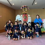 白象を記念写真を撮りました。ぱんだ組です。