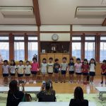 きりん組の参観が始まりました。家族の方に来て頂き、子ども達は嬉しそうでした。