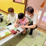 材料を選んだ後に、家族の方と一緒に作り始めました。