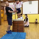 ５段の跳び箱からジャンプもできます。