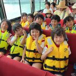 子ども達はわくわくして出発を待っていました。