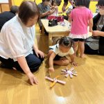 保護者の方と一緒に制作をしたり遊んだりして、子ども達はとても嬉しそうでした。参観に来て頂き、ありがとうございました。