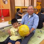 保護者の方と一緒に作って、嬉しそうにしていました。