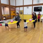 完成した果物を使って、果物運びゲームをしました。