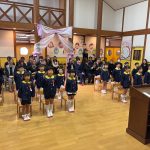 大きな声でしっかりと園歌を歌いました。